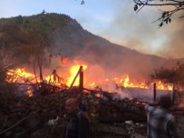 Kastamonu'da 8 Ev Yangında Kullanılamaz Hale Geldi