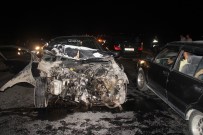 Otomobiller Kafa Kafaya Çarpıştı Açıklaması 6 Yaralı