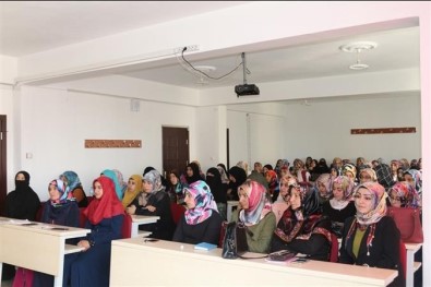 Ağrı'da Kız Kur'an Kursu Öğreticileri İçin Toplantı Yapıldı