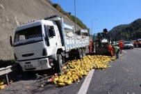 İSMAİL DEMİR - Bolu'da, TEM Otoyolu'nda Zincirleme Kaza Açıklaması 2 Yaralı