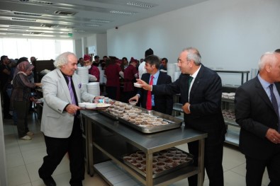 Cumhurbaşkanlığından YYÜ'de Aşure İkramı