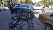 SADIK AHMET - Eskişehir'de Trafik Kazası; 4 Yaralı