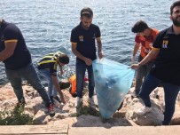 GENÇ FENERBAHÇELİLER - Ezeli Rakip 2 Takımın Öğrencileri Sahilde Çöp Topladı