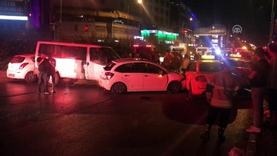 İzmir'de Zincirleme Trafik Kazası