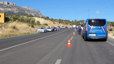 Mersin'de Cenazeden Dönenleri Taşıyan Minibüs Devrildi Açıklaması 1 Ölü, 6 Yaralı