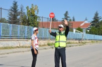 OKUL GEÇİT GÖREVLİSİ - 'Okul Geçit Görevlileri' İle Okul Önleri Daha Güvenli