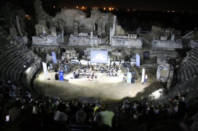 Side Antik Tiyatro'sunda, film müzikleri yankılandı