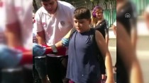 İSTIKBAL - Yaralı Çocuk Annesi Olmayınca Ambulansa Polisle Binmek İstedi