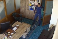 PARA HIRSIZLIĞI - 12 Camiden Hırsızlık Yapan Şahıs Tutuklandı