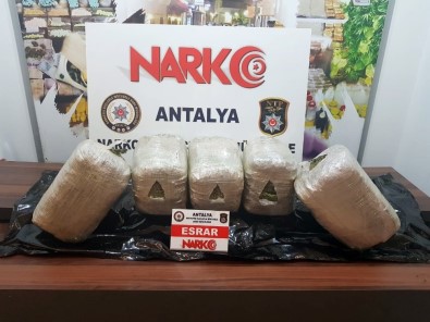 Antalya'da Uyuşturucu Operasyonu Açıklaması 1 Tutuklama