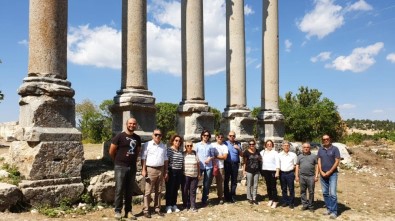 Arkeoloji Bölümü Öğretim Üyeleri Uzuncaburç'u Gezdi