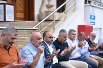 HÜSEYİN ÜZÜLMEZ - Başkan Üzülmez Aşure Dağıttı