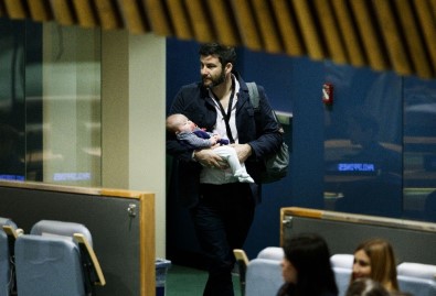 BM Genel Kuruluna bebeğiyle katıldı