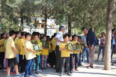 Bucak'ta Okul Bahçelerine Kuş Yuvası