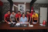 Es Es'te 5 genç profesyonel oldu