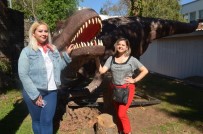 MELİH GÖKÇEK - Gökçek'in Dinazorları Ankara'dan Trabzon'a Göç Etti