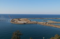 APRON - Rize-Artvin Havalimanı İnşaatında 1 Yılda Yaklaşık 30 Milyon Tonluk Deniz Dolgusu Yapıldı