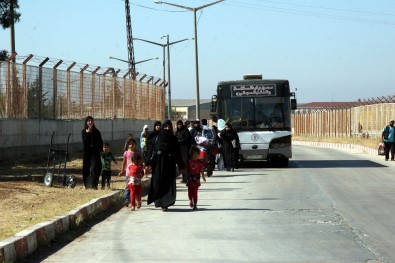 22 Bin Suriyeli Türkiye'ye Geri Döndü