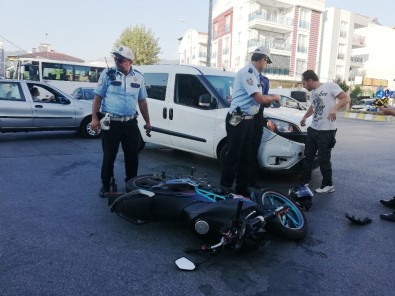 Aydın'da Polis Aracı İle Motosiklet Çarpıştı; 1 Yaralı