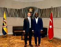 Fenerbahçe Başkanı Ali Koç, Appiah İle Bir Araya Geldi