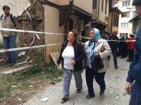 GENÇ KADIN - Gözyaşları İçinde Kedisini Aradı