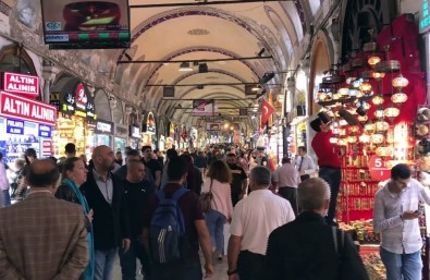 İstanbul'a Gelen Turist Sayısı Geçen Yıla Göre İkiye Katlandı