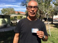 NÜFUS MÜDÜRLÜĞÜ - Kimlikte Sağ, Ehliyette Ölü Olduğunu Öğrenince Şok Geçirdi