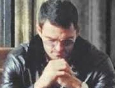 Sırp mankeni takip edip mafya liderini yakaladılar