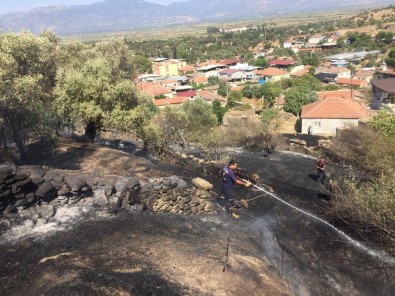 Yenipazar'daki Yangın Evlere Sıçramadan Söndürüldü