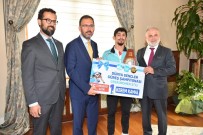 KENAN ŞAHIN - Dünya Şampiyonu Güreşçiye Bakan'dan Ziyaret