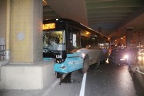 HALK OTOBÜSÜ - Halk Otobüsü Köprünün Ayağını Çarptı