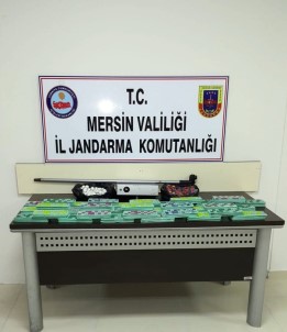 Tarsus'ta Sendika Binasına Tombala Baskını