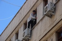 CANLI YAYIN - Alttan Dersi Kalan Üniversite Öğrencisinden İntihar Girişimi