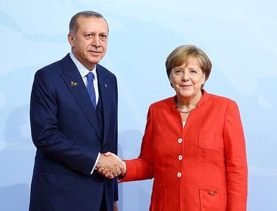 Cumhurbaşkanı Erdoğan ile Merkel'den Can Dündar sorusuna yanıt