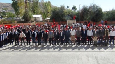 Erciş'te '15 Temmuz Şehitlerini Anma Ve Demokrasi Zaferi' Etkinliği