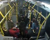 TAKSIM - Köprünün Ayağına Çarpan Otobüsün Kaza Anı Kamerada