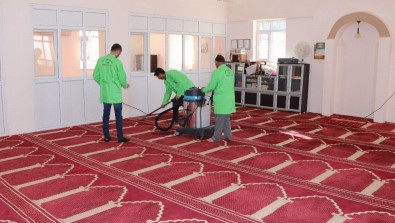 Siirt'te Camilerde Temizleme Çalışması Başlatıldı