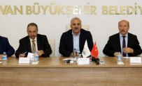 ÜLKER - Vali Zorluoğlu, Belediye Bürokratlarıyla Bir Araya Geldi