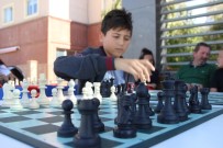 SATRANÇ FEDERASYONU - Eskişehir'de 'Sokakta Satranç Var'