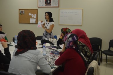 Kartepe'de Suriyeli Kadınlara Sağlık Eğitimi