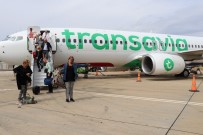 PASAPORT KONTROLÜ - Pasaport Kontrolünden Çıkan Belçikalı Turist Aile, Karşısında Protokolü Görünce Şaşkına Döndü