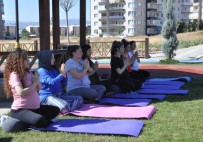 NORMAL DOĞUM - Tunceli'de Anne Adayları Doğada, Yoga İle Doğuma Hazırlanıyor