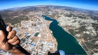 YAMAÇ PARAŞÜTÜ - Tunceli'de Paraşütçülerin Deneme Uçuşları Nefes Kesti