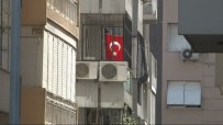 RAHİP - ABD'li Rahip Brunson'un Evine Türk Bayrağı Asıldı