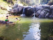 GÖLLER - Bursalılar 2 Bin Metrede Yüzerek Serinliyor