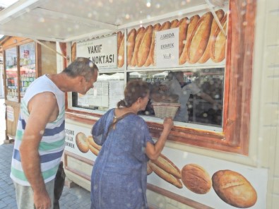 Çeşme Halk Ekmek 'Askıda Ekmek' Uygulaması Başlattı