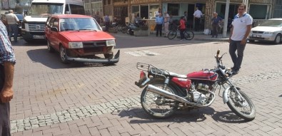 Kula'da Otomobil İle Motosiklet Çarpıştı Açıklaması 1 Yaralı
