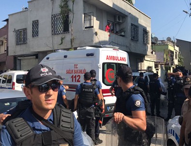 Bir evde 5 kişi ölü bulundu