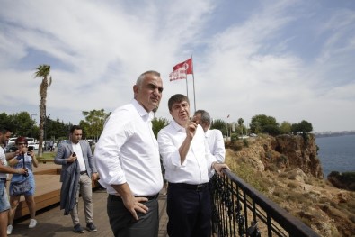 Bakan Ersoy Açıklaması 'Konyaaltı Sahili Antalya'ya Çok Yakıştı'