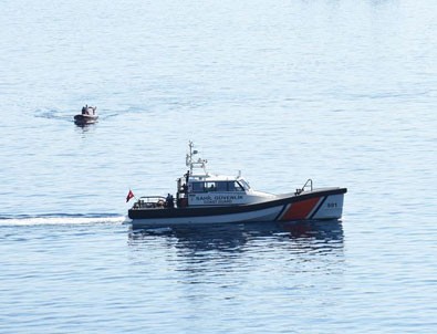 Enez'de düzensiz göçmenleri taşıyan bot battı